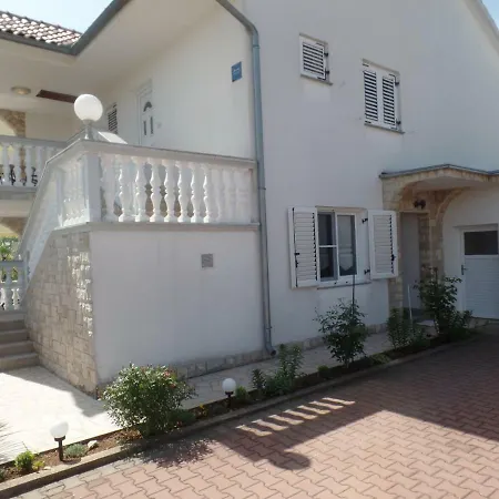 Apartment Ivo